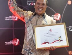 Bupati Konut H.Ruksamin Menorehkan Prestasi Penghargaan Dari TV one Keberhasilan Di Bidang Pendidikan.