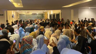 Jelang Pencabutan Nomor Urut, Ratusan Pendukung dan Simpatisan ASR-Hugua Ikut Hadir