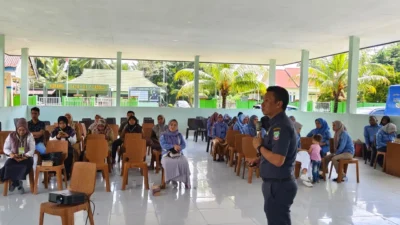 Tim Dinas Perpustakaan Konut Saat Gelar Sosialisasi di Kecamatan Lasolo