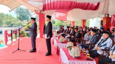 Bupati Konut Pimpin Langsung Upacara Hari Guru Nasional Ke-30 Tahun 2024