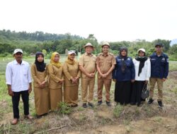 Bupati Konut Ruksamin Dan Wabup Abuhaera Hadir Menyaksikan Panen Raya Bawang Merah Di Desa Tetewatu