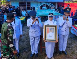 Pemakaman Kades Tadoloiyo Trans Diwarnai Upacara Penghormatan, Plt Kadis DPMD Konut: Bentuk Penghargaan Atas Jasa Almarhum