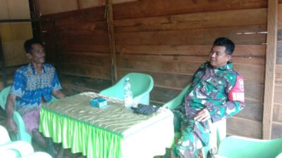 Kodim 1430 Melalui Koramil 01 Lasolo Melaksanakan Komunikasi Sosial Kamsos Dirumah Warga Setempat
