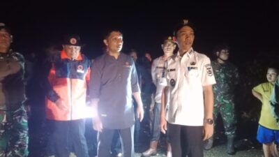 Bupati Ikbar Gerak Cepat Turun Langsung Tinjau Banjir Dan Dirikan Posko Siaga Bencana Di Kecamatan Oheo 
