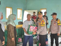 Kapolres Serahkan Bansos Polres Konut Peduli Kepada Warga Terdampak Banjir