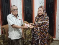 Pemdes Bendewuta Serahkan Langsung Penerima BLT Untuk Kurangi Beban Ekonomi Warga