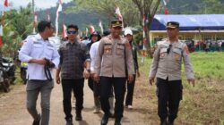 48 Personel Polres Konawe Utara Amankan Kunjungan Wamen Transmigrasi Viva Yoga di UPT. Puuhialu