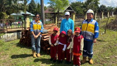 PT. KES SK 321 Wujudkan Keperdulian Buat Pagar Pengaman SDN 06 Landawe