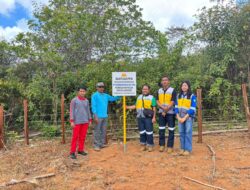 PT KES SK 321 Berikan Bantuan Nyata Prasarana Pendidikan Di SDN 06 Landawe Desa Tambakua