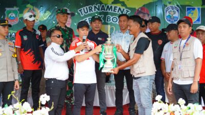 Bupati konut H. Ikbar Secara Resmi Membuka Turnamen Sepak Bola Bupati Cup Konawe Utara 2025