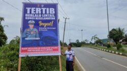 Tingkatkan Kesadaran Masyarakat Tertib Berlalulintas, Satlantas Polres Konawe Utara Lakukan Edukasi Visual Lewat Baliho Pesan Keselamatan