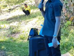 Bupati Konawe Utara Serahkan Bantuan Kepada Warga Terdampak Puting Beliung Di Desa Padalere Utama