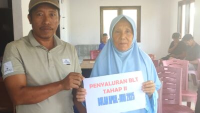 Pemdes Mataiwoy Salurkan Langsung BLT Untuk Mengurangi Beban Ekonomi Masyarakat Yang Tidak Mampu 