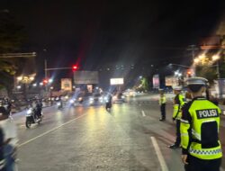 Patroli Malam Minggu Ditlantas Polda Sultra Antisipasi Balap Liar Dan Knalpot Brong Dan Berkendaraan Yang Ugal-Ugalan, Situasi Tetap Kondusif