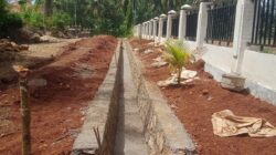Pemdes Hialu Dan Masyarakat Desa Bangun Drainase Demi Kelancaran Air Got Melalui Dana APBN